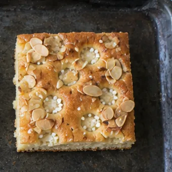 Butterkuchen mit Mandelblättchen