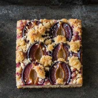 Pflaumenkuchen mit Streuseln